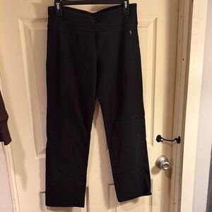 Danskin Women's Classic Black Cropped Pants